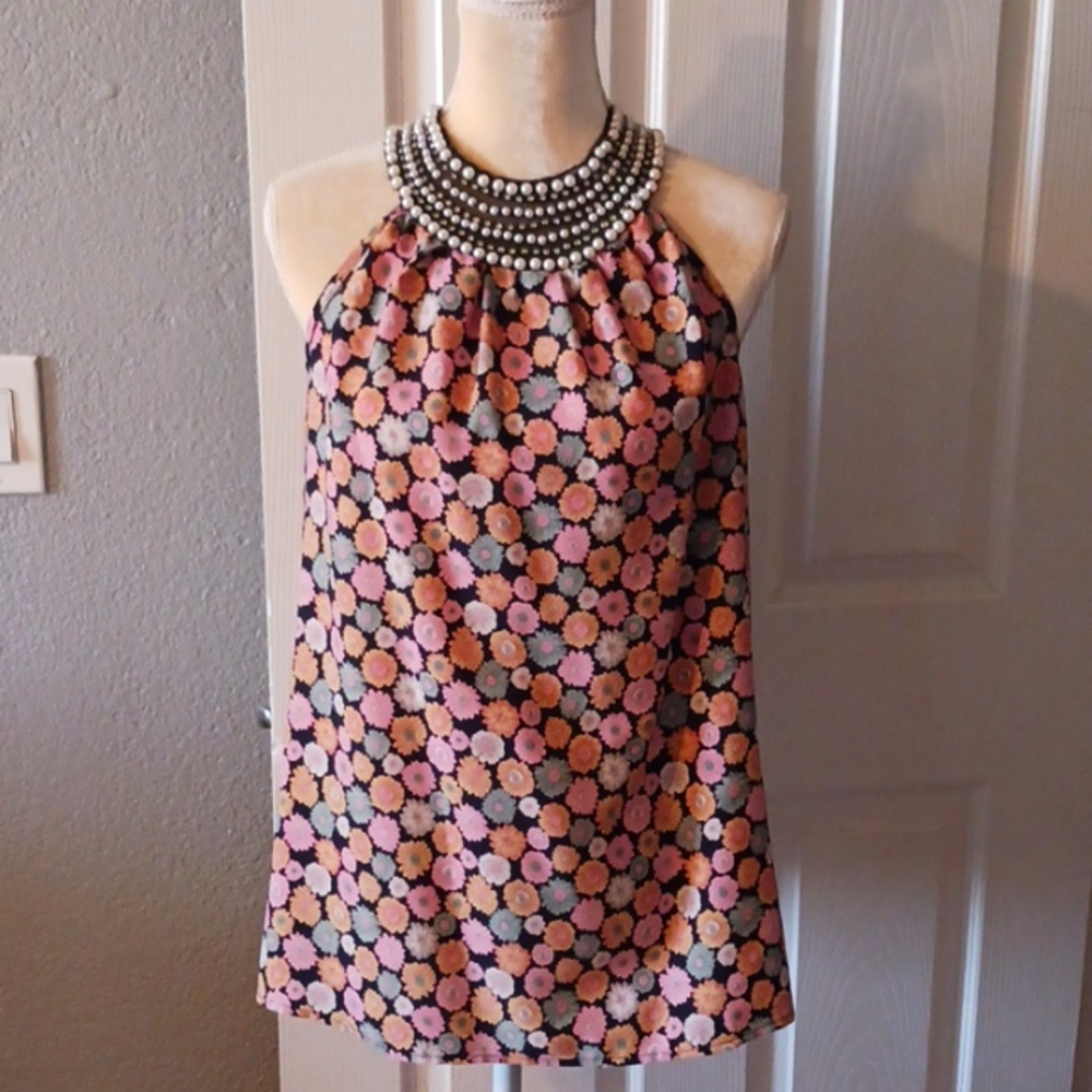 Jewlery Collar Sleeveless Blouse